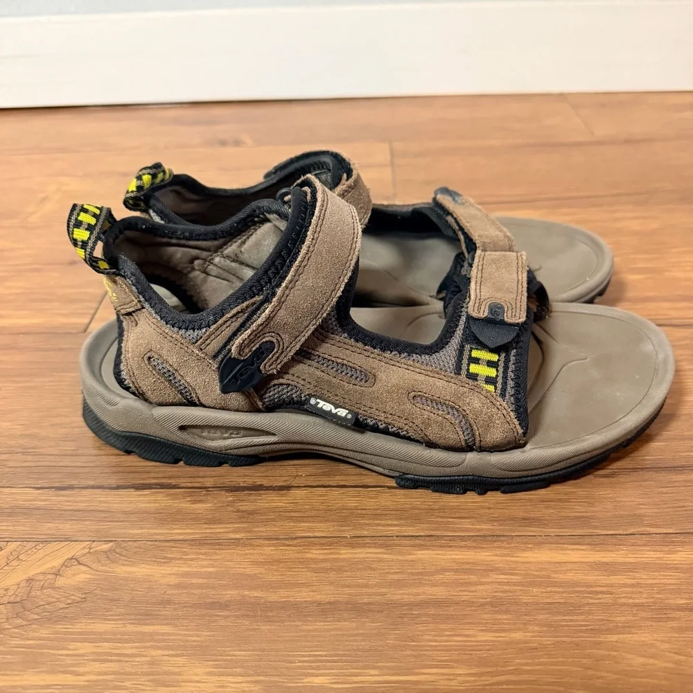 Teva Hurricane XLT2 Mens Sandals Size 9 Brown Hiking Outdoor Adjustable Straps